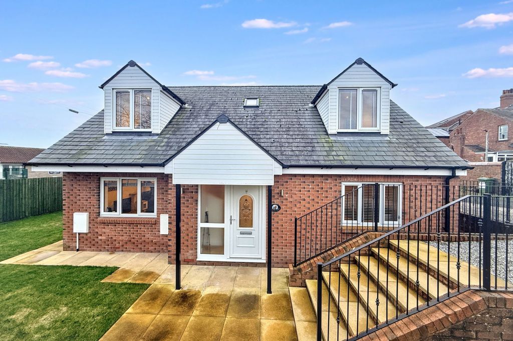 Property photo 2 of 20