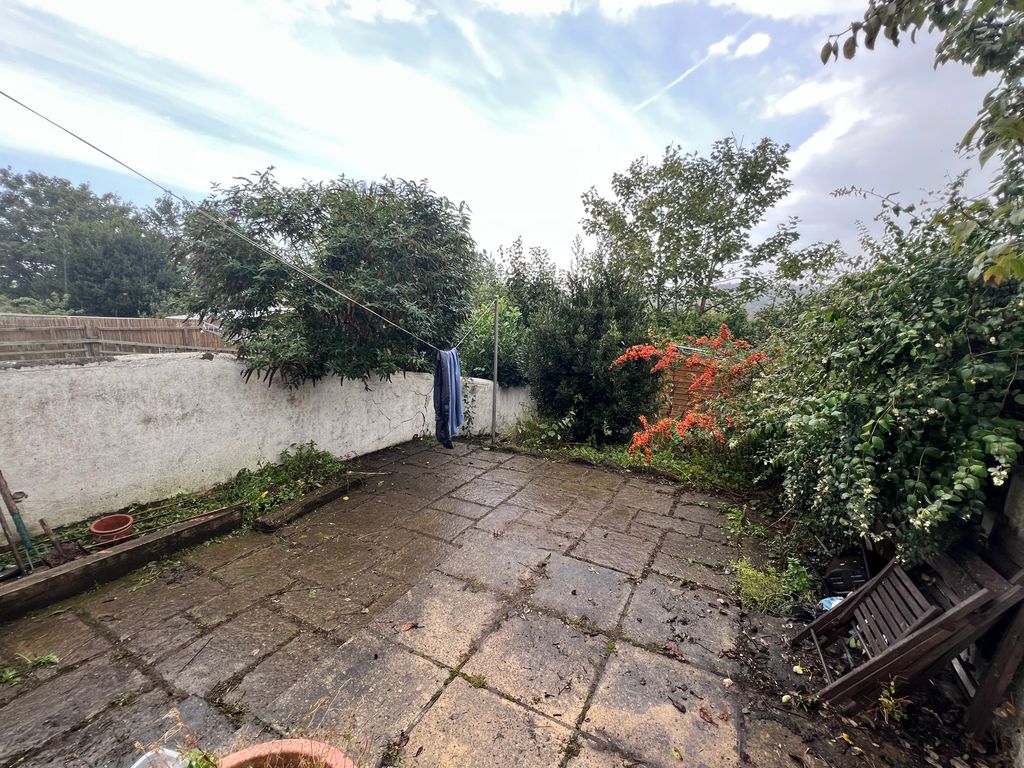Property photo 2 of 7 Garden