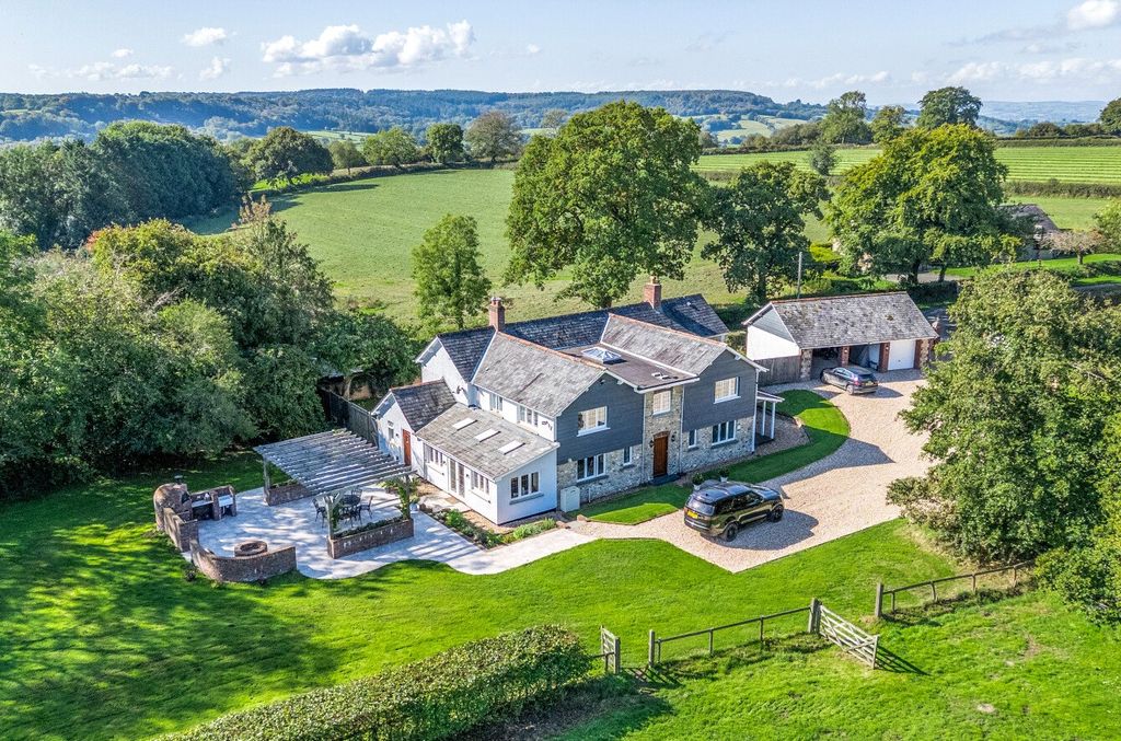 Property photo 1 of 38 Picture No. 05