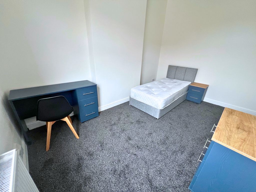 Property photo 1 of 2 Room