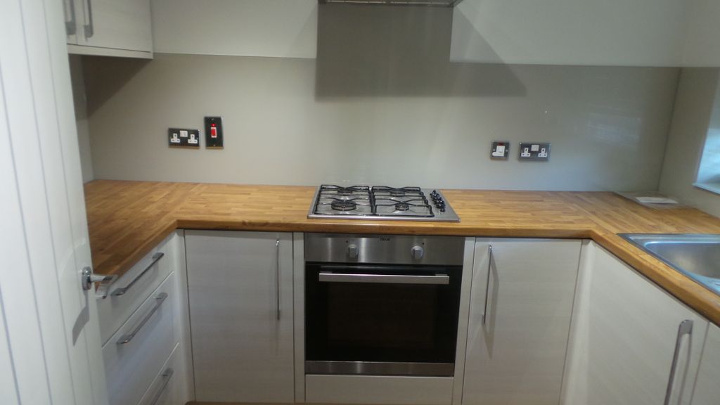 Property photo 2 of 8 Kitchen