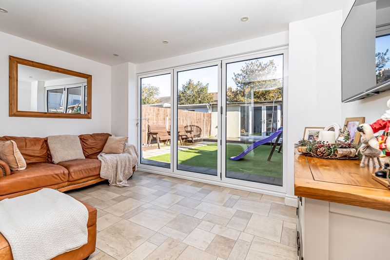 Property photo 2 of 23 .