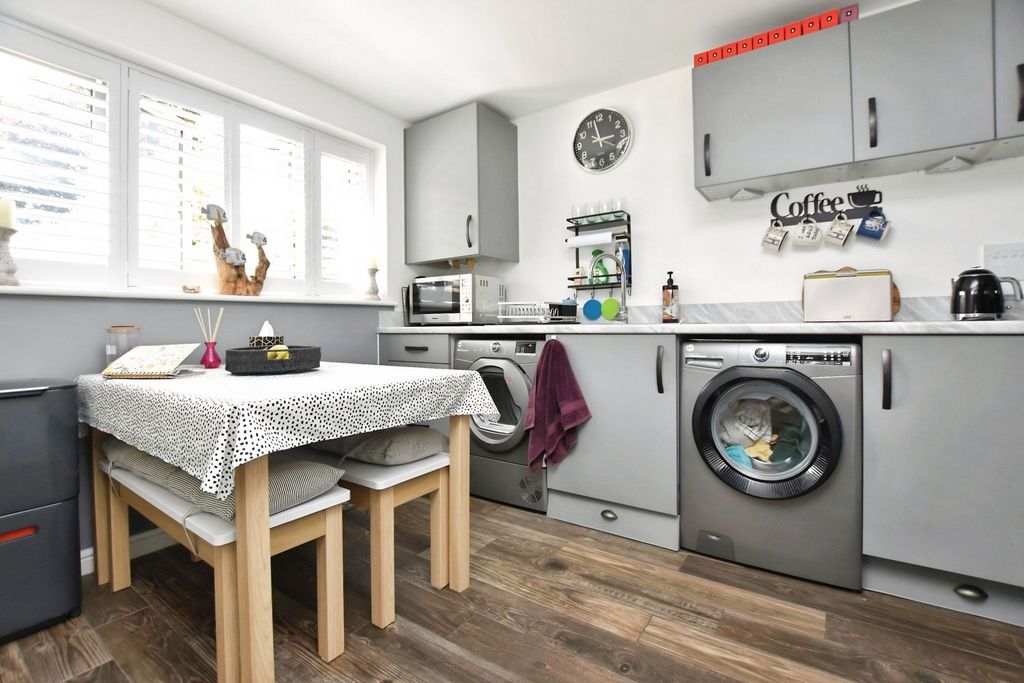 Property photo 3 of 17 Pbox-Img.Jpg