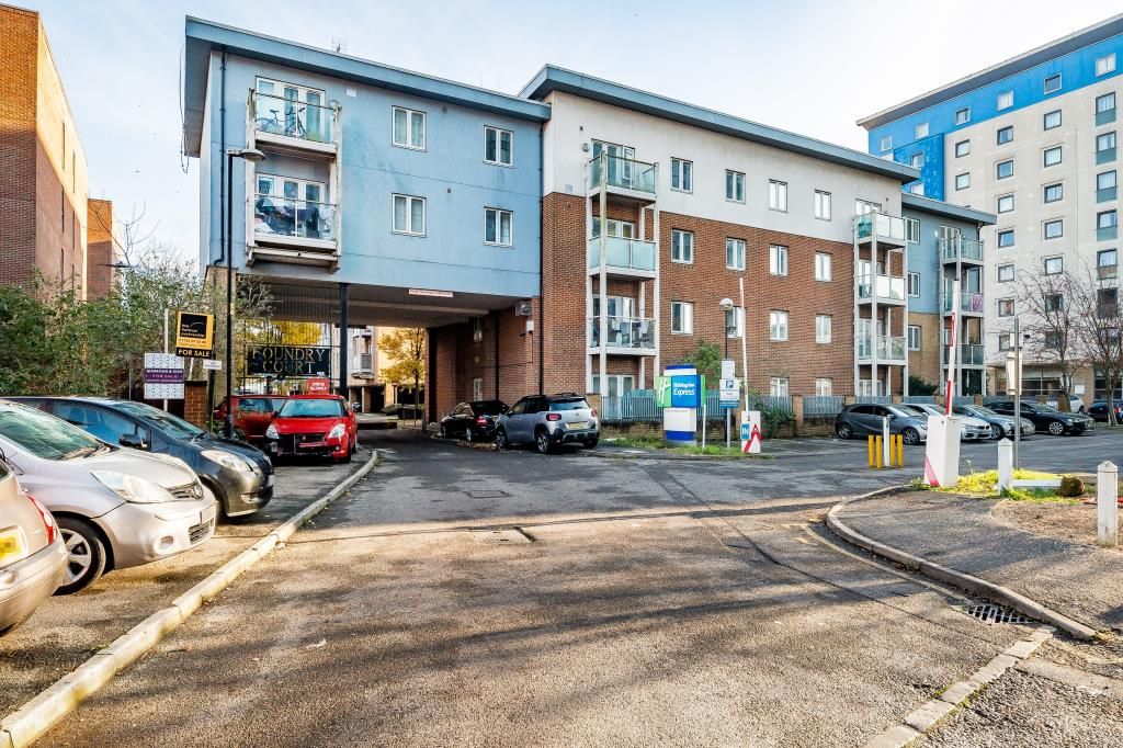 Property photo 1 of 20 External Front