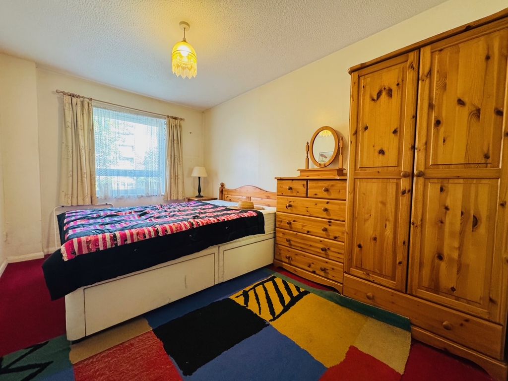 Property photo 3 of 6