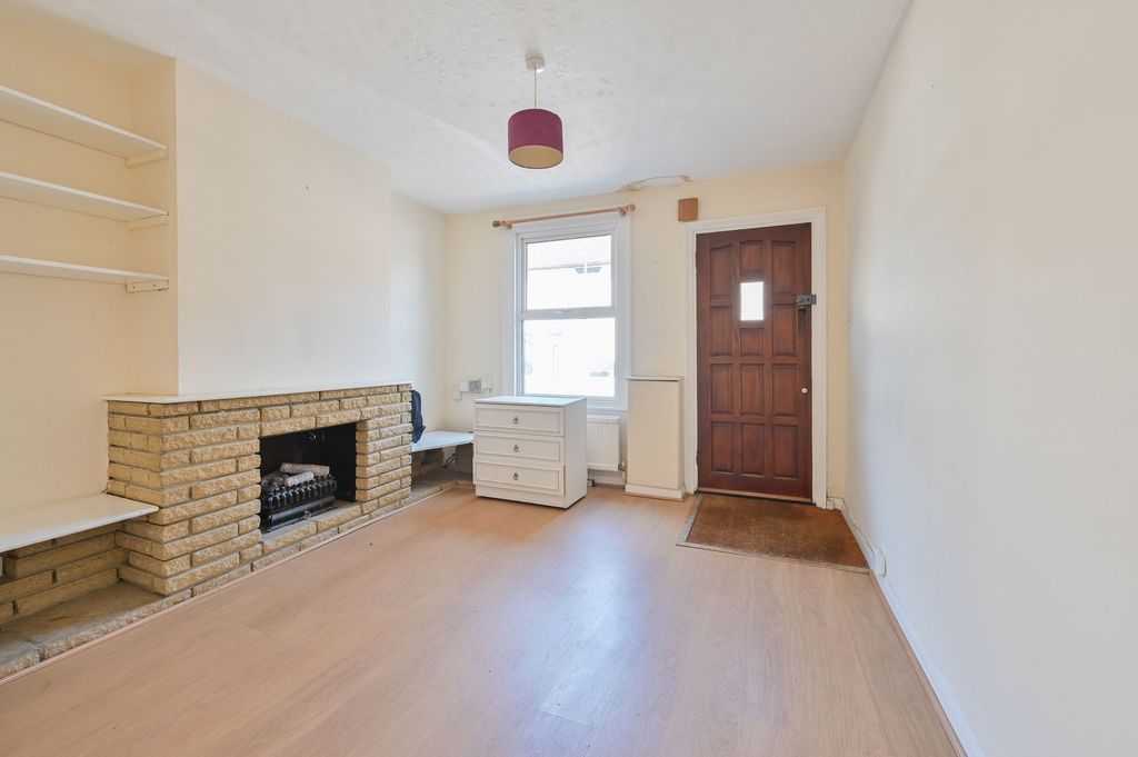 Property photo 3 of 14