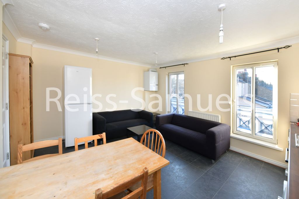 Property photo 3 of 33
