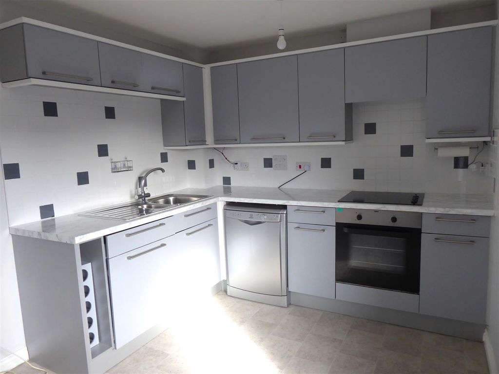 Property photo 2 of 12 Kitchen 1.Jpg