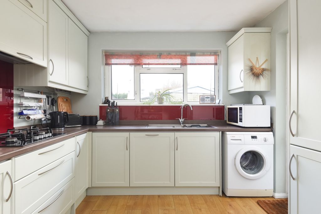 Property photo 2 of 20 4874176