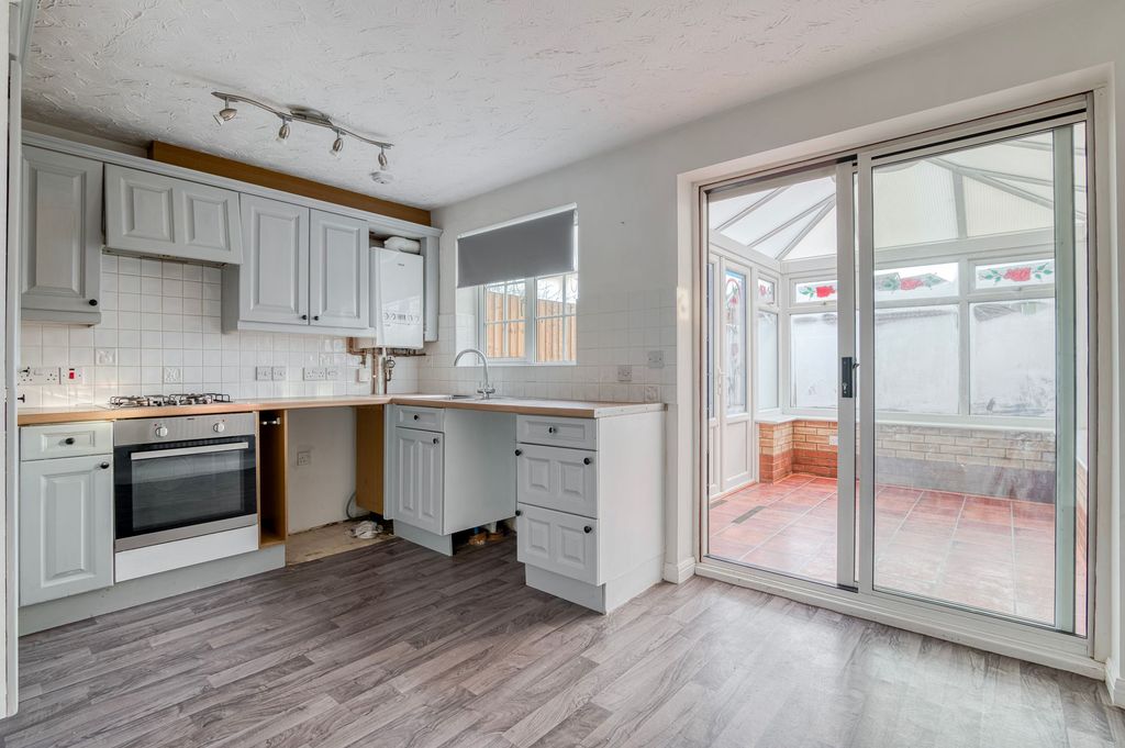 Property photo 2 of 18