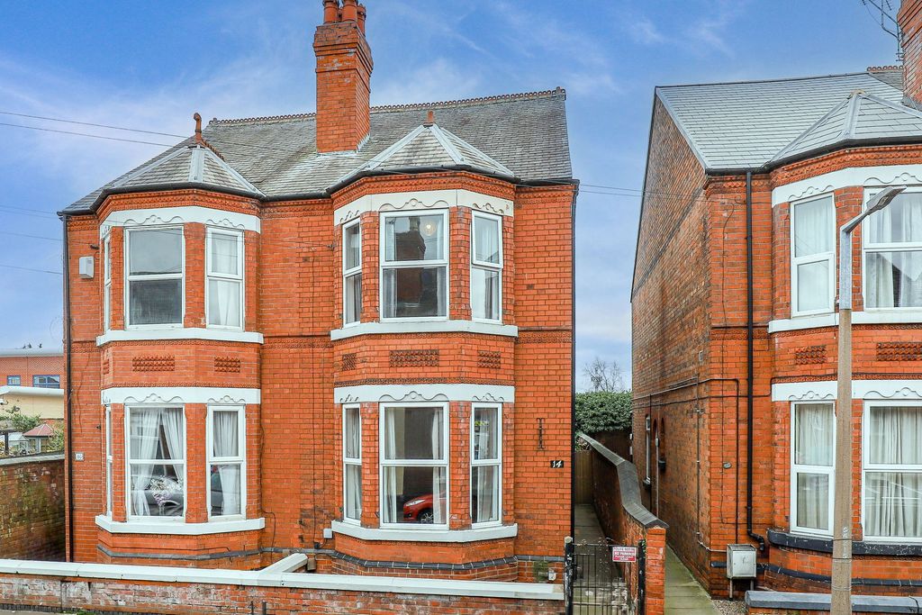 Property photo 1 of 21