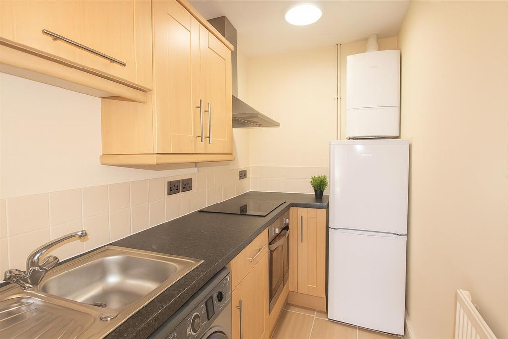Property photo 2 of 6 Kitchen