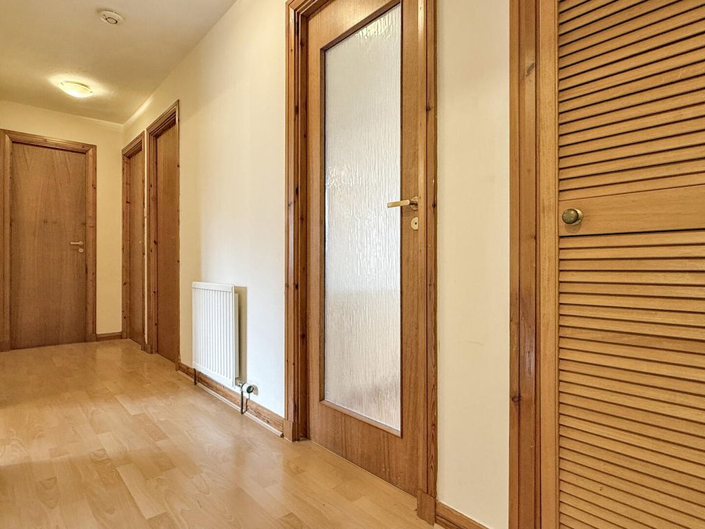 Property photo 2 of 15 Hallway