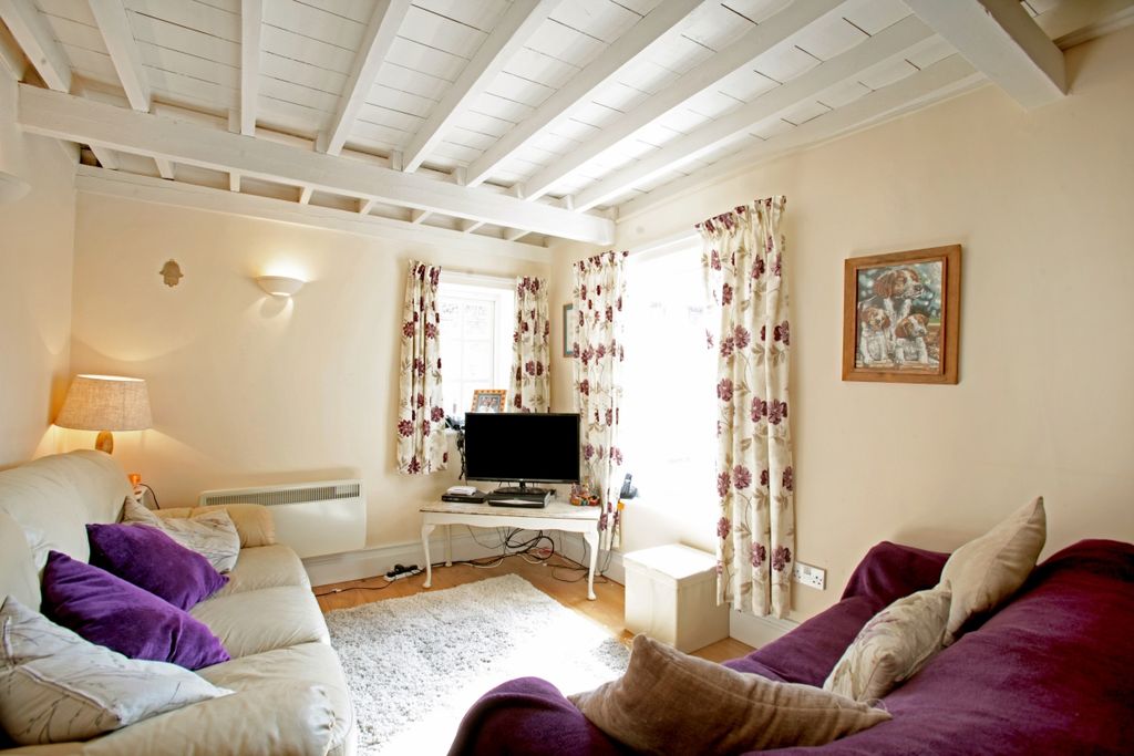 Property photo 3 of 6 Lostcottage149936(7)
