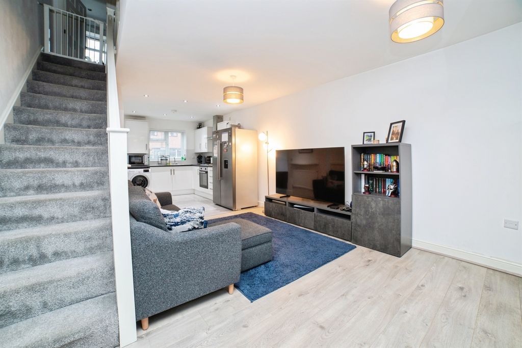 Property photo 3 of 20