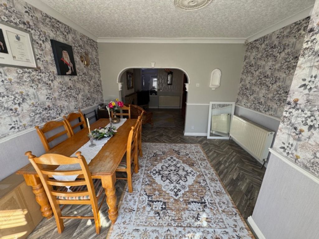 Property photo 3 of 22 47 Foley Road Dining Room