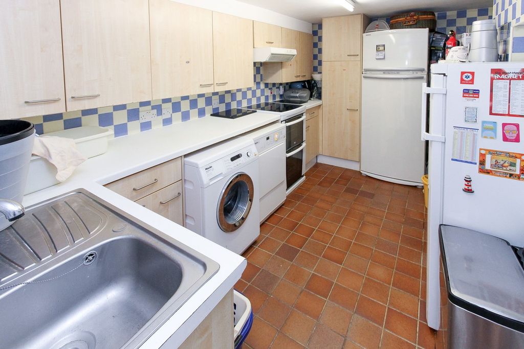 Additional image 5 of 7 bed detached house for salePenshurst Gardens, Edgware HA8