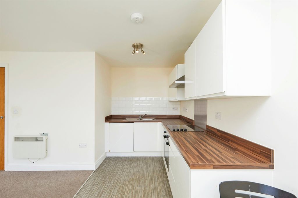 Property photo 3 of 13