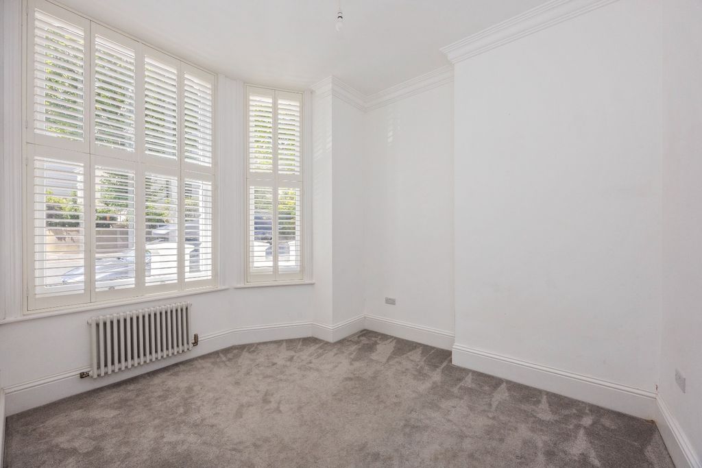 Property photo 3 of 14 5286684
