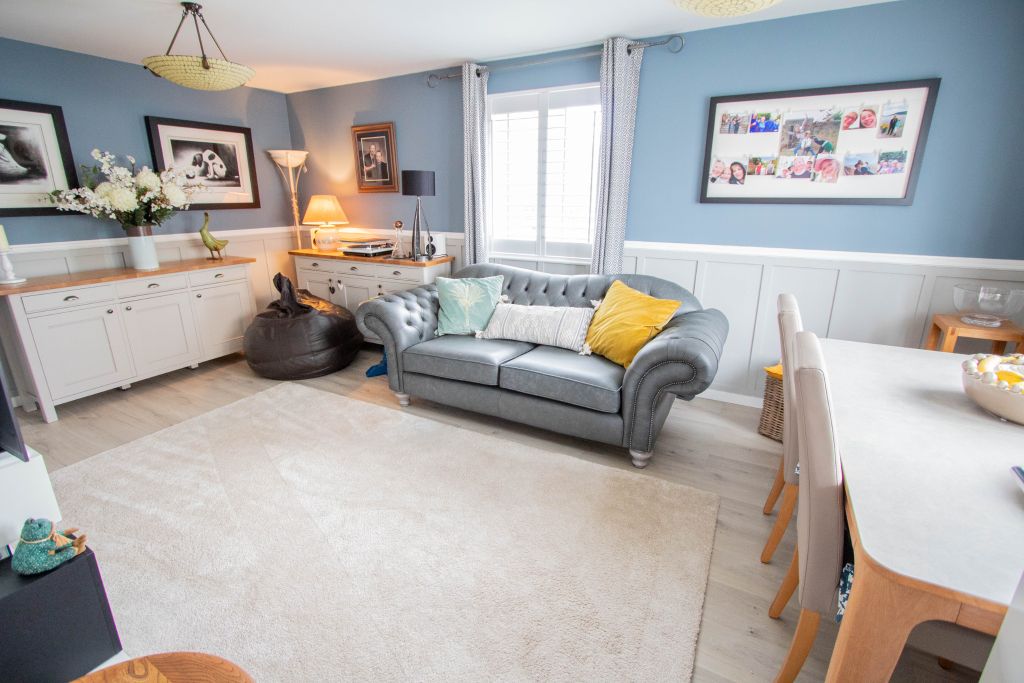 Property photo 2 of 17 Living Room