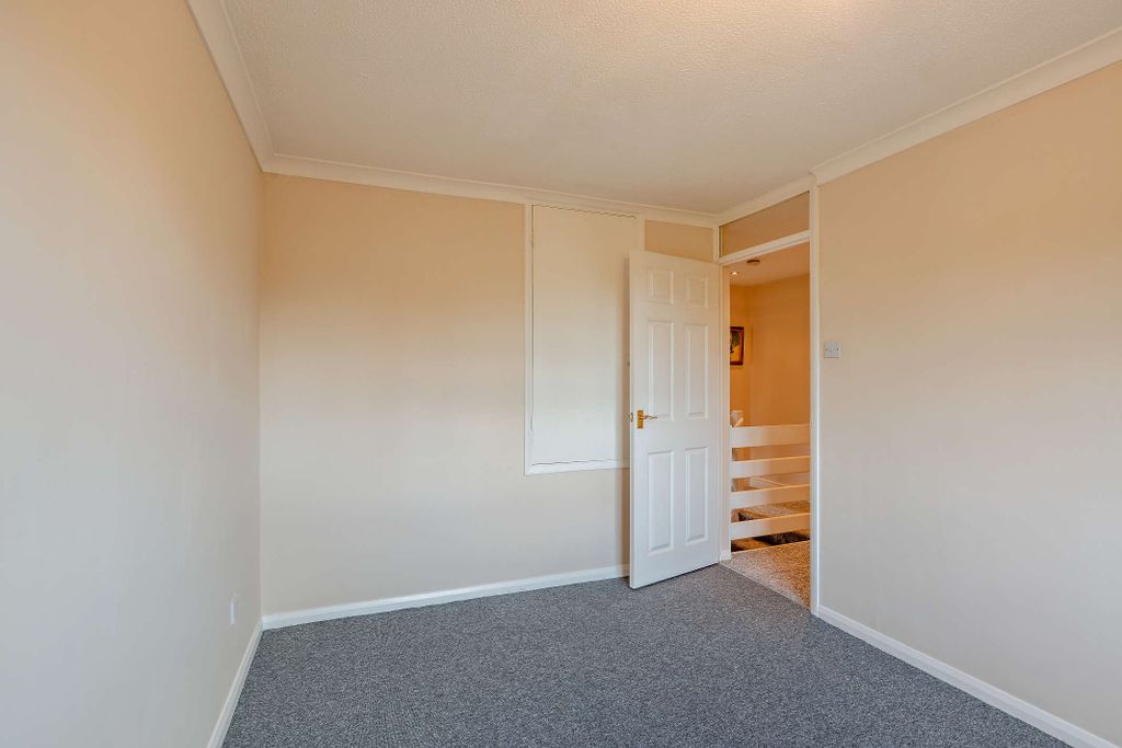 Property photo 2 of 28