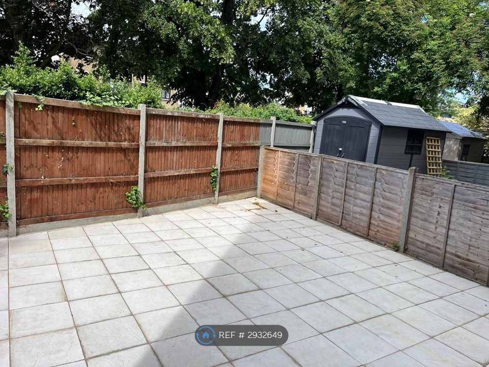 Property photo 3 of 11 Garden