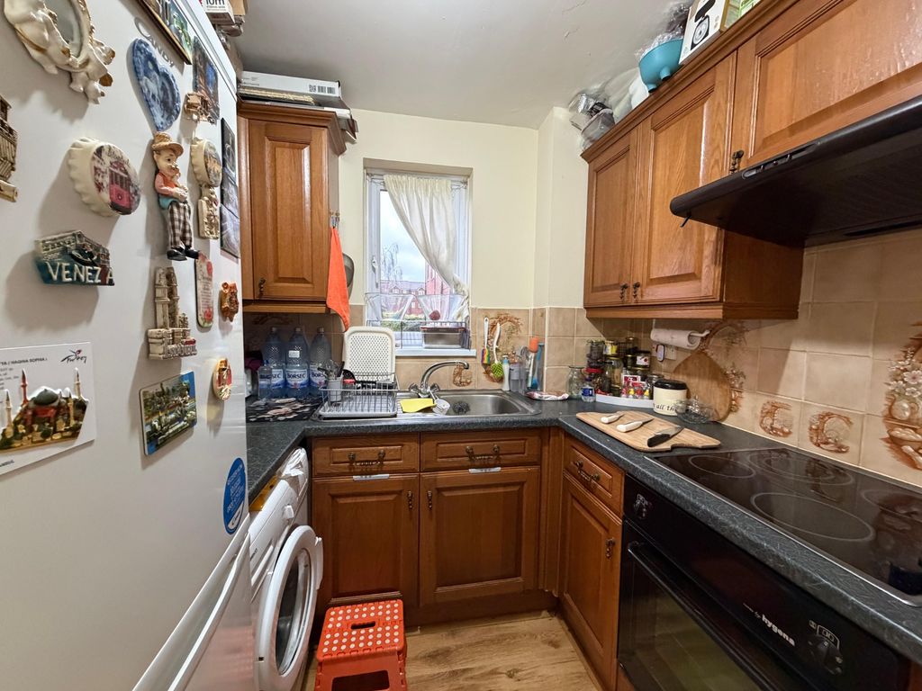 Property photo 2 of 12 Photo 4