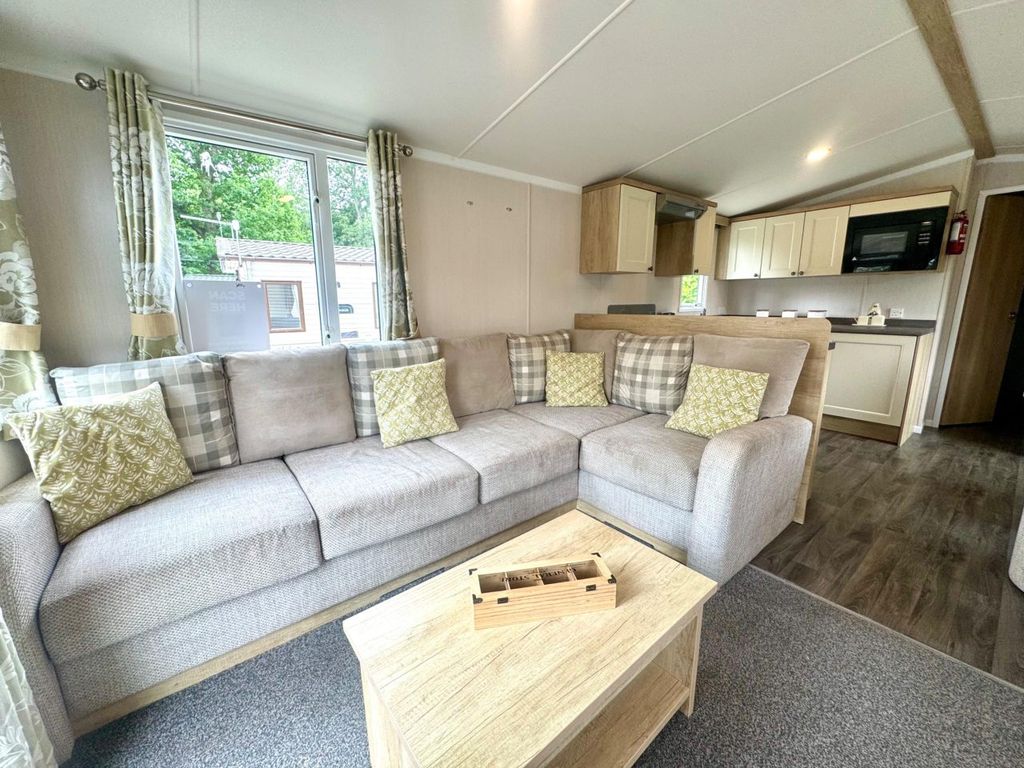 Property photo 3 of 6