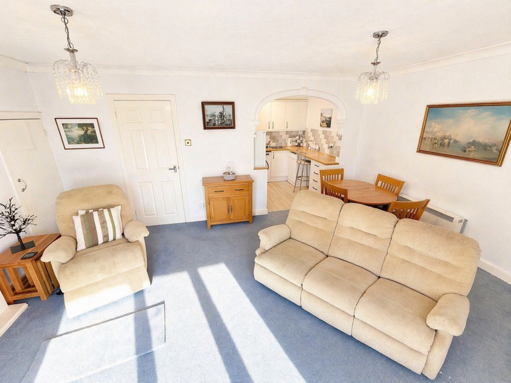 Property photo 3 of 18 Photo 16