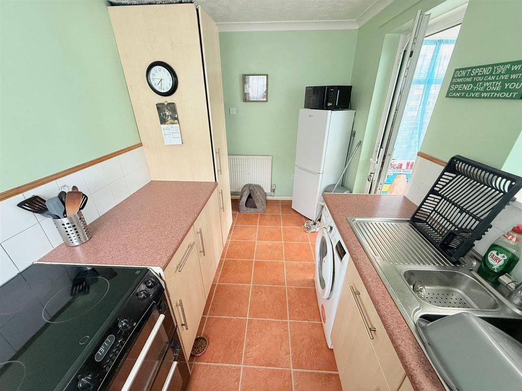 Property photo 3 of 11