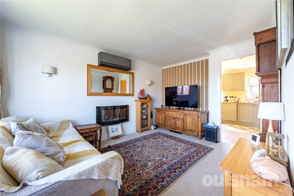 Property photo 2 of 14 Picture No. 12