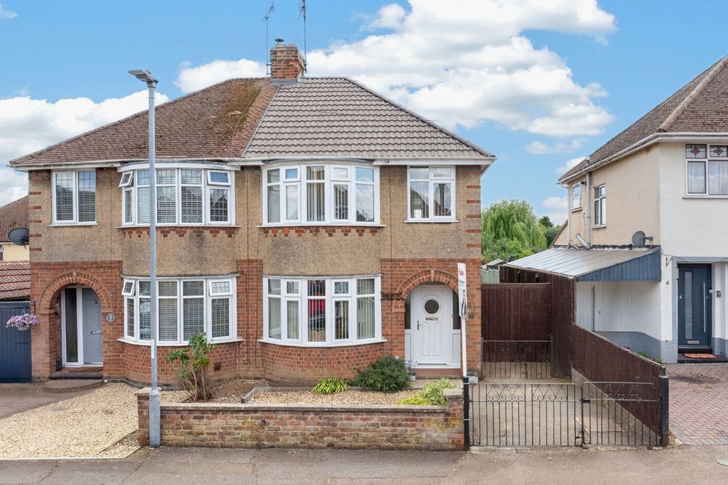Property photo 1 of 33