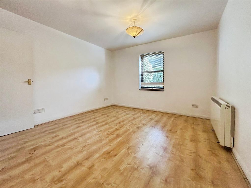 Property photo 2 of 7 cc8426Fa-Img_6857.Jpg