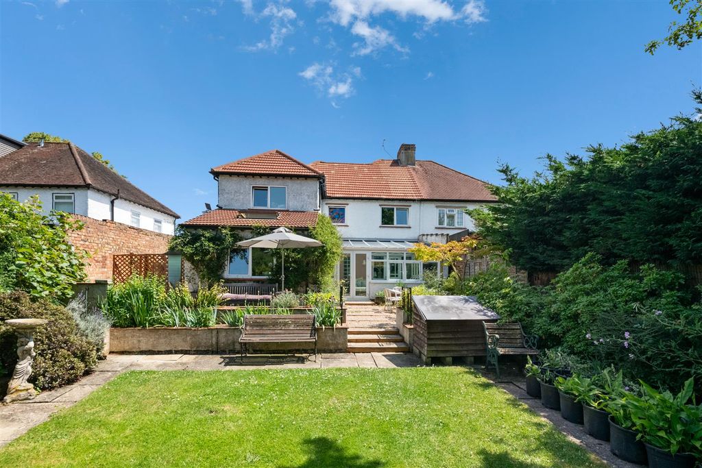 Property photo 2 of 17