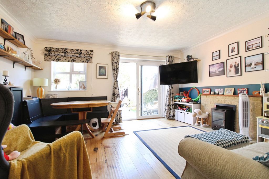 Property photo 2 of 9