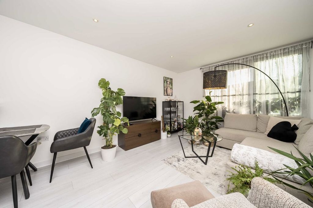 Property photo 2 of 4