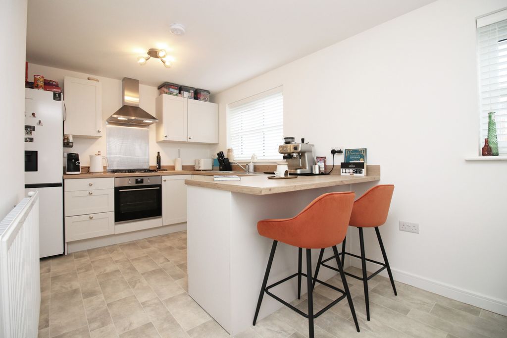 Property photo 3 of 22