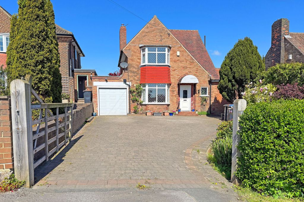 Property photo 1 of 18