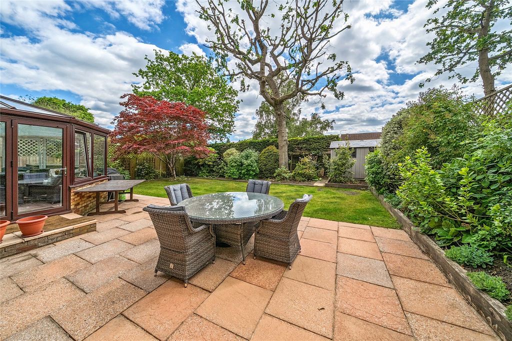 Additional image 18 of 6 bed detached house for saleLightwater, Surrey GU18
