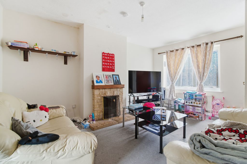 Property photo 2 of 24