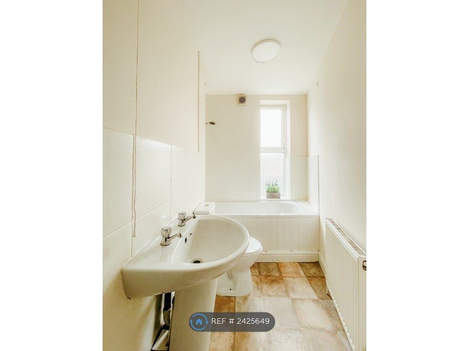 Property photo 3 of 4