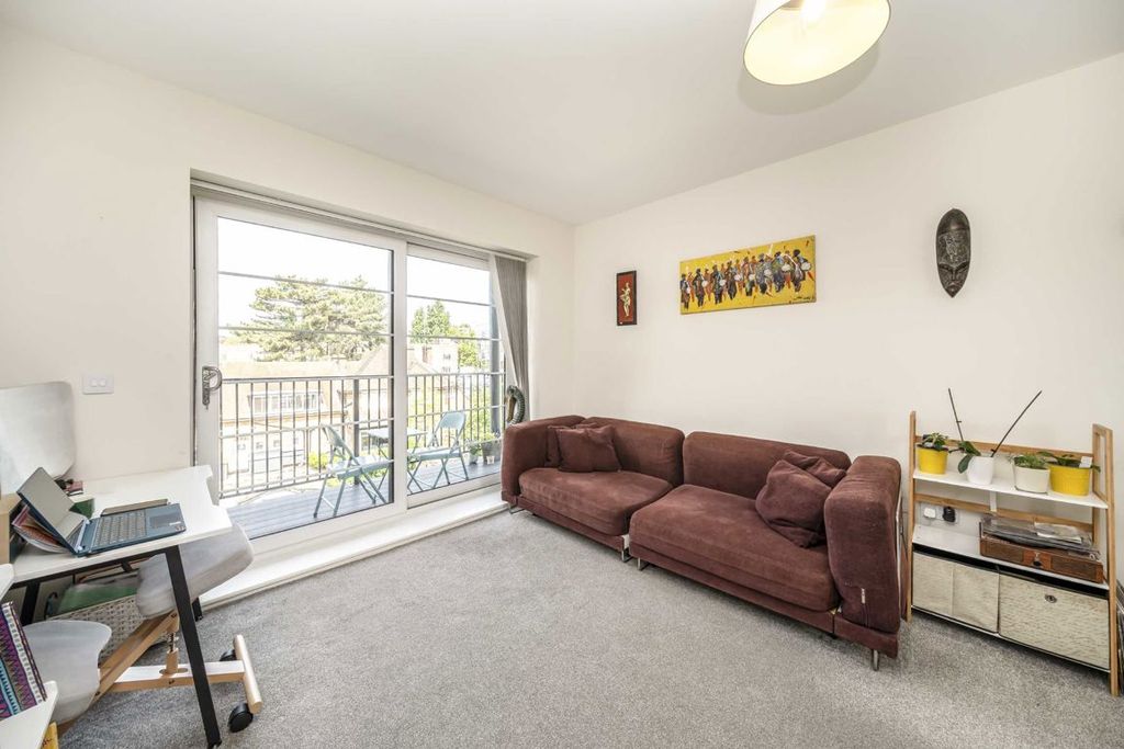 Property photo 2 of 9