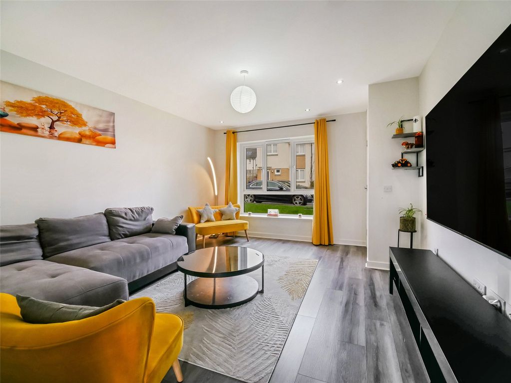 Property photo 2 of 21 2