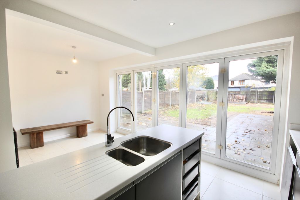 Property photo 3 of 28