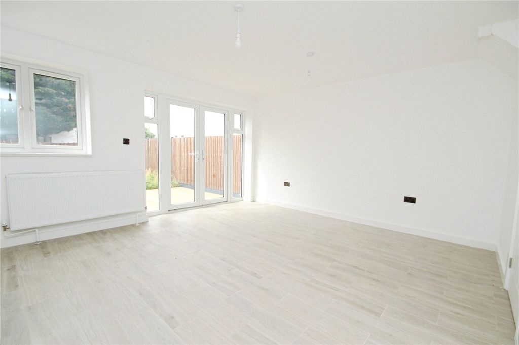 Property photo 3 of 9 Picture No. 07