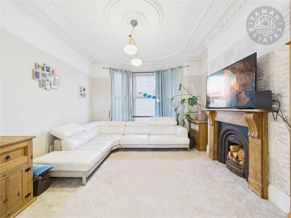 Property photo 2 of 15 Living Room