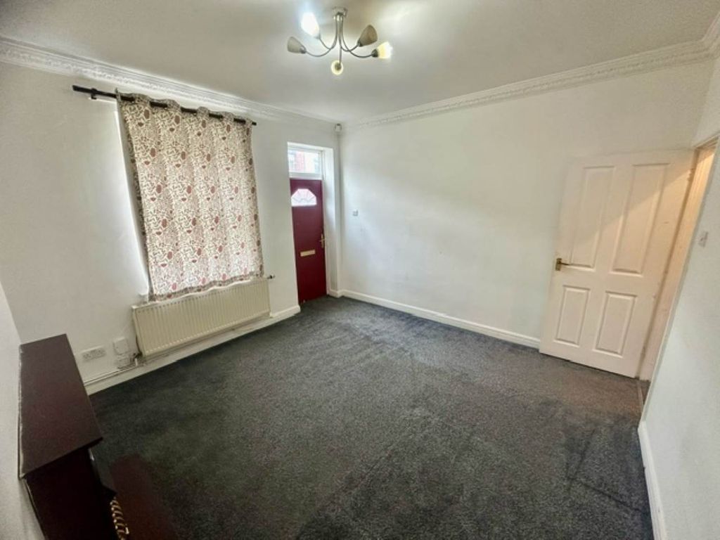 Property photo 2 of 19 Image24