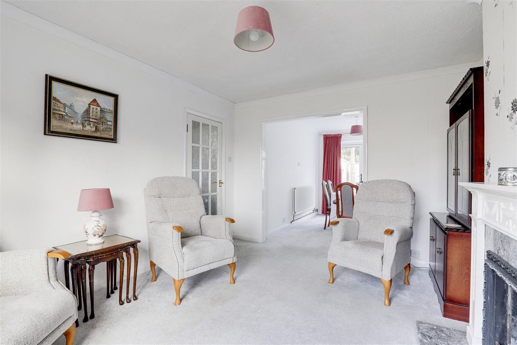 Property photo 3 of 21 12520.Jpg