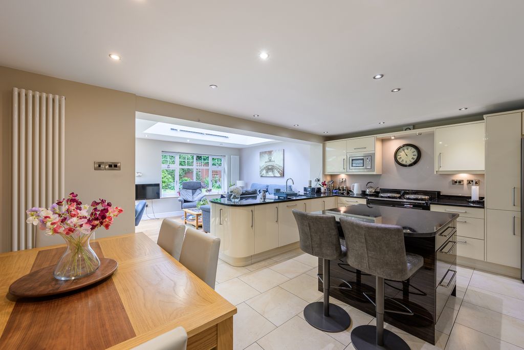 Property photo 3 of 35 Kitchen Breakfast Room