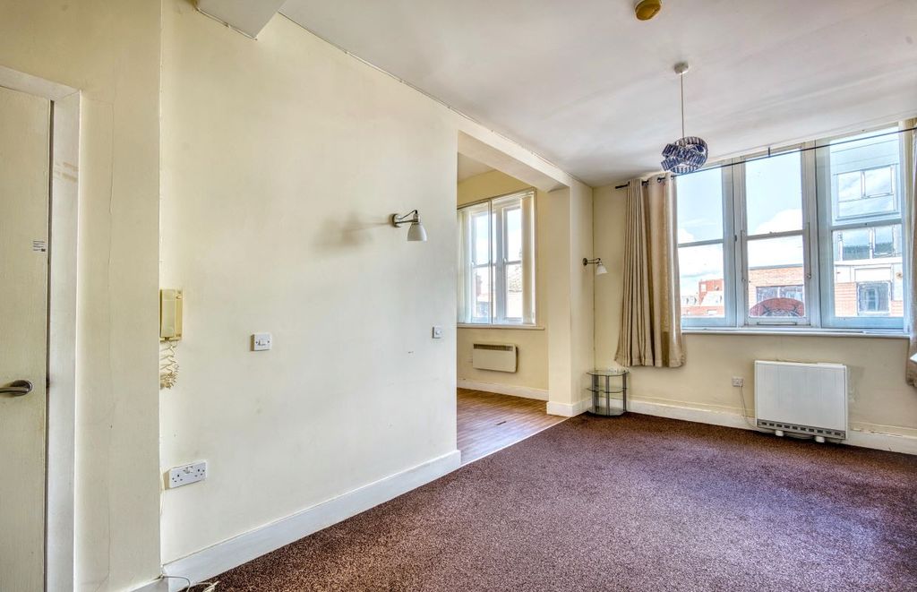 Property photo 3 of 9